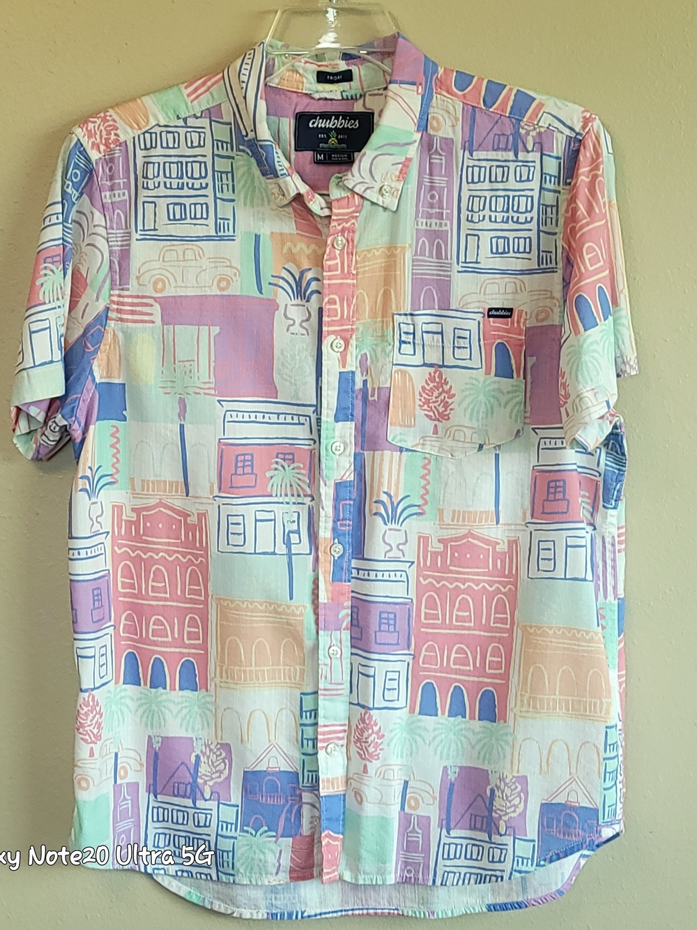 Chubbies The Friday Shirt Mens Medium SS Button Up Pastel Retro Building Print
